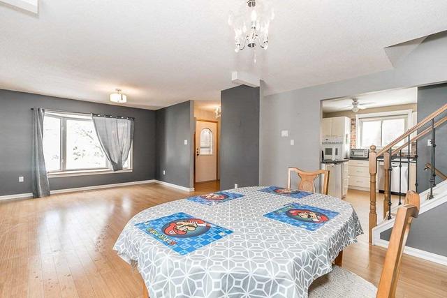 76 Lillian Cres, House detached with 3 bedrooms, 2 bathrooms and 4 parking in Barrie ON | Image 2