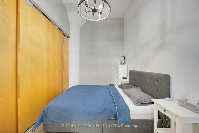 760 - 155 Dalhousie St, Condo with 1 bedrooms, 1 bathrooms and 0 parking in Toronto ON | Image 2