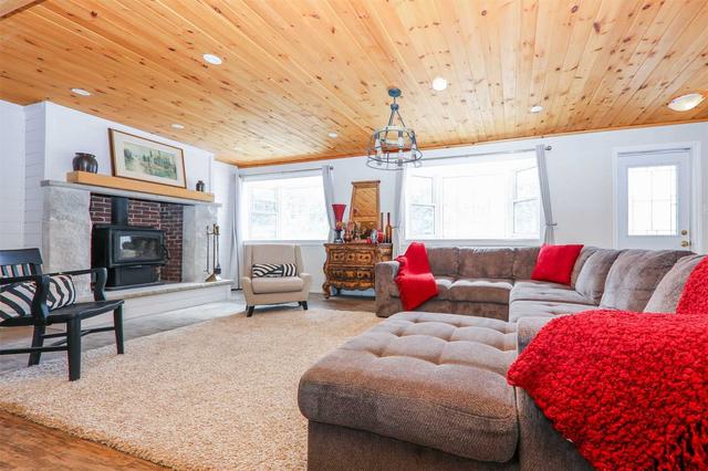 1889 Eagle Lake Rd, House detached with 3 bedrooms, 2 bathrooms and 8 parking in Dysart et al ON | Image 31