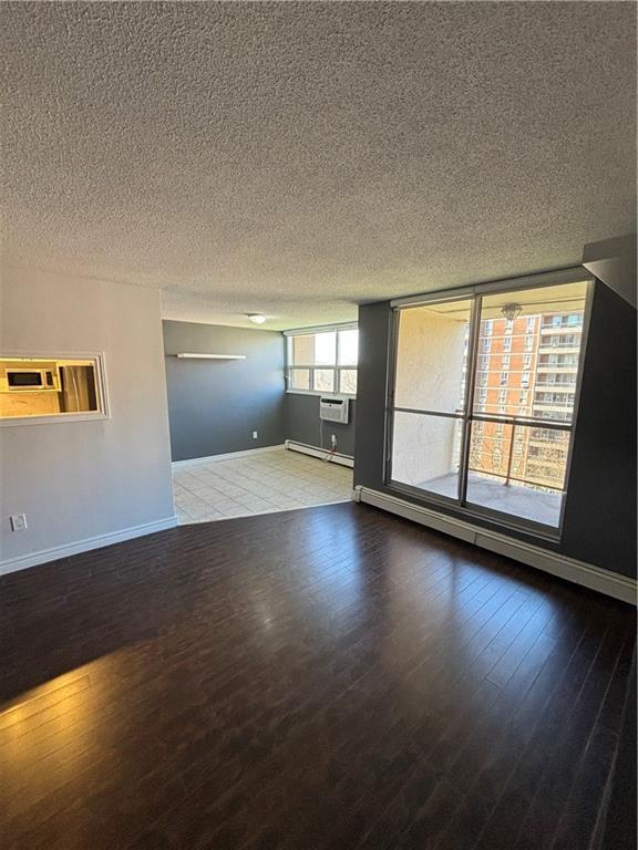 605 - 1950 Main Street W, Condo with 2 bedrooms, 1 bathrooms and null parking in Hamilton ON | Image 2