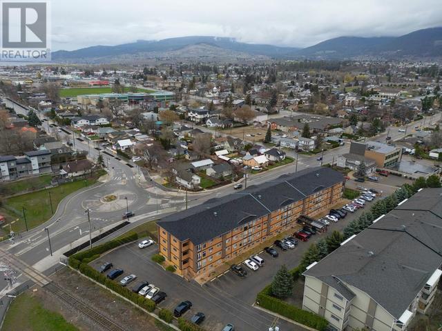 3800 - 28a Street Unit# 408, Condo with 1 bedrooms, 1 bathrooms and 1 parking in Vernon BC | Image 14