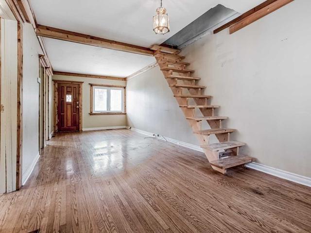68 Robert St, House detached with 2 bedrooms, 1 bathrooms and 3 parking in Toronto ON | Image 33