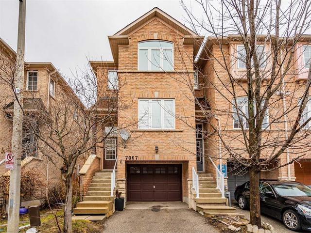 7067 Fairmeadow Cres, House attached with 3 bedrooms, 3 bathrooms and 2 parking in Mississauga ON | Image 1