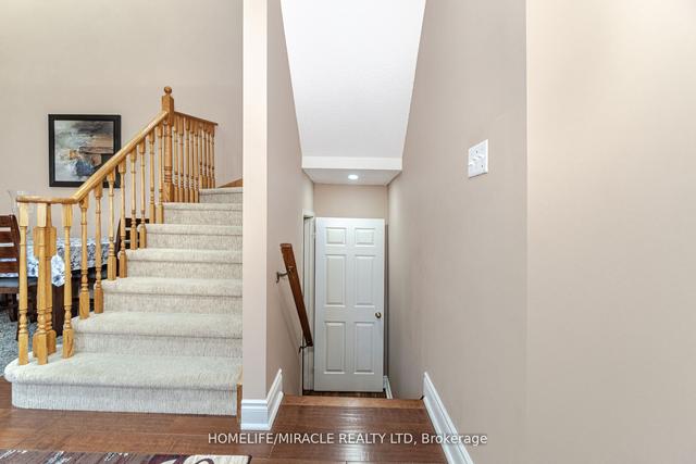 4129 Goldenrod Cres, House semidetached with 3 bedrooms, 4 bathrooms and 4 parking in Mississauga ON | Image 20