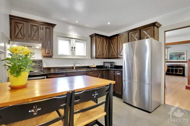 166 Marlborough Avenue, House detached with 4 bedrooms, 2 bathrooms and 2 parking in Ottawa ON | Image 12