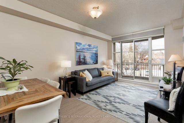 207 - 3085 Bloor St W, Condo with 1 bedrooms, 1 bathrooms and 1 parking in Toronto ON | Image 1
