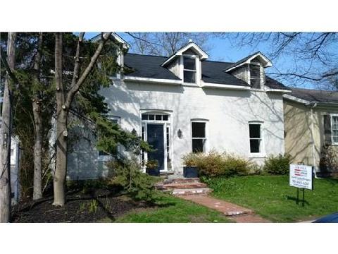 69 Dunn St, House detached with 4 bedrooms, 2 bathrooms and 2 parking in Oakville ON | Image 2