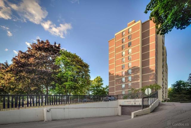 110 - 15 London Green Crt, Condo with 3 bedrooms, 2 bathrooms and 2 parking in Toronto ON | Image 2