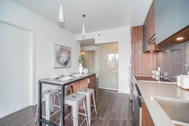 2201 - 203 College St, Condo with 1 bedrooms, 1 bathrooms and 0 parking in Toronto ON | Image 3