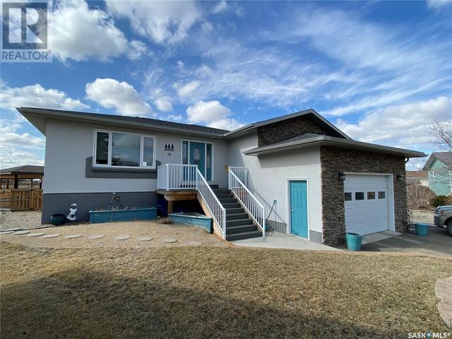 18 Chinook Place, House detached with 4 bedrooms, 3 bathrooms and null parking in Maple Creek SK | Image 2