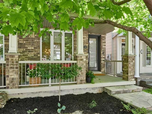 33 Whistle Post St, House semidetached with 3 bedrooms, 3 bathrooms and 1 parking in Toronto ON | Image 1