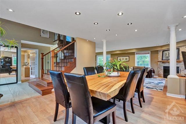 1426 Houston Crescent, House detached with 3 bedrooms, 3 bathrooms and 6 parking in Ottawa ON | Image 3