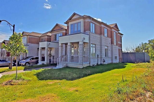 28 Decast Cres, House attached with 4 bedrooms, 3 bathrooms and 3 parking in Markham ON | Image 12