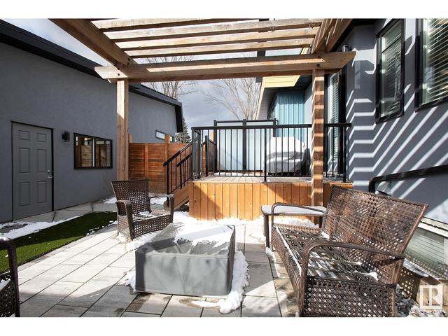 8543 67 Av Nw, House semidetached with 4 bedrooms, 3 bathrooms and null parking in Edmonton AB | Image 49