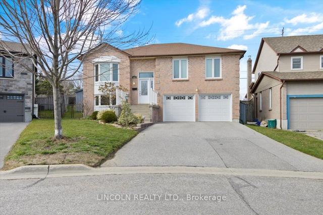 623 Dunrobin Crt, House detached with 3 bedrooms, 3 bathrooms and 6 parking in Oshawa ON | Image 12