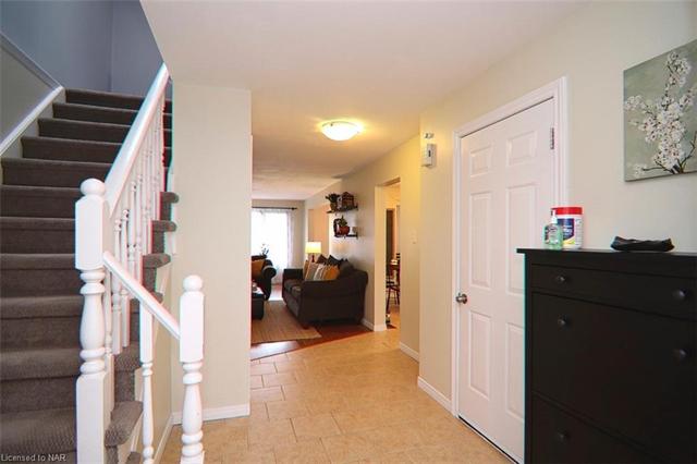 98 Baxter Crescent, House detached with 3 bedrooms, 2 bathrooms and null parking in Thorold ON | Image 4