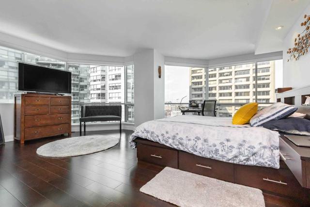 sph1-02 - 10 Queens Quay W, Condo with 2 bedrooms, 3 bathrooms and 2 parking in Toronto ON | Image 10
