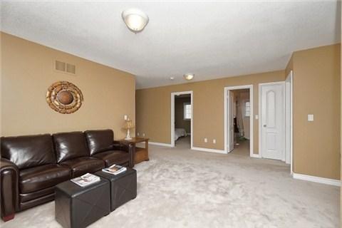 1012 Coyston Dr, House detached with 4 bedrooms, 3 bathrooms and 2 parking in Oshawa ON | Image 12