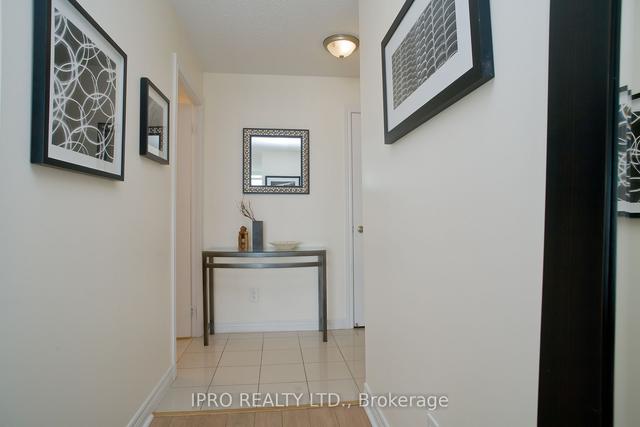 3908 - 50 Town Centre Crt, Condo with 1 bedrooms, 1 bathrooms and 1 parking in Toronto ON | Image 2