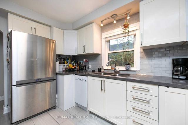 upper - 28 Irvington Cres, House detached with 3 bedrooms, 1 bathrooms and 2 parking in Toronto ON | Image 8