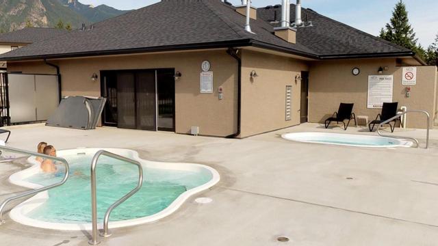 521 - 500 Bighorn Boulevard, Condo with 3 bedrooms, 2 bathrooms and null parking in Radium Hot Springs BC | Image 38