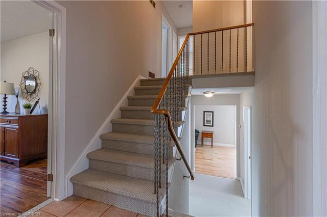 1214 Half Moon Lane, House detached with 4 bedrooms, 2 bathrooms and 6 parking in Oakville ON | Image 11