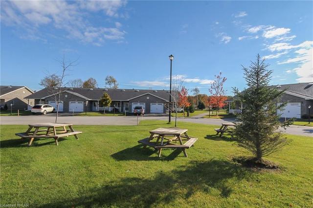 41 Chestnut Lane, House attached with 2 bedrooms, 2 bathrooms and 3 parking in Wasaga Beach ON | Image 35