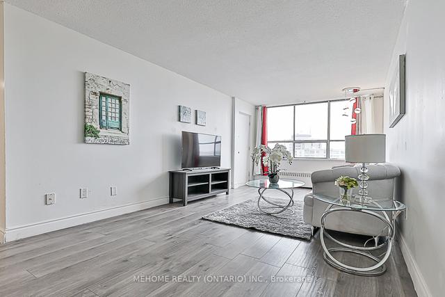 2309 - 340 Dixon Rd, Condo with 2 bedrooms, 1 bathrooms and 1 parking in Toronto ON | Image 2