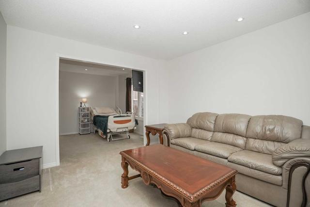 6 Lord Simcoe Dr, House detached with 4 bedrooms, 4 bathrooms and 5 parking in Brampton ON | Image 10