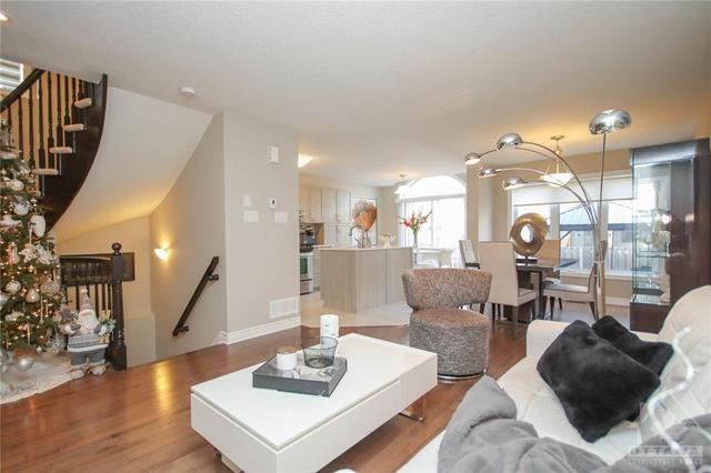 131 Lerta Way, Townhouse with 3 bedrooms, 3 bathrooms and 3 parking in Ottawa ON | Image 7