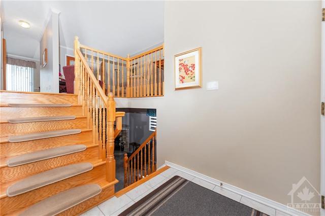 1681 Toulouse Drive, House detached with 2 bedrooms, 2 bathrooms and 3 parking in Ottawa ON | Image 2