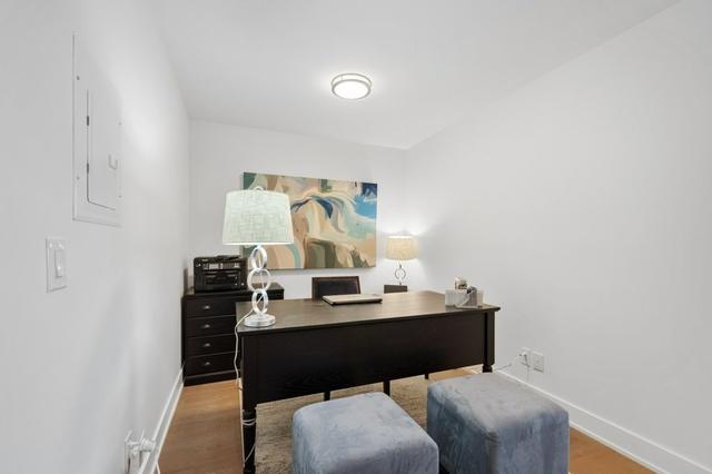 415 - 3018 Yonge St, Condo with 2 bedrooms, 2 bathrooms and 1 parking in Toronto ON | Image 24