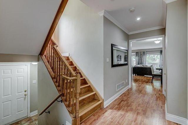 50 Deanscroft Sq, House detached with 4 bedrooms, 4 bathrooms and 4 parking in Toronto ON | Image 2