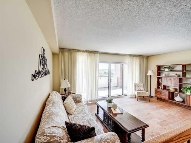 809 - 965 Inverhouse Dr, Condo with 2 bedrooms, 2 bathrooms and 2 parking in Mississauga ON | Image 3