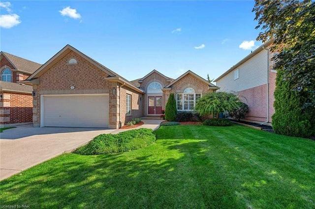 32 Goodman Cres, House detached with 3 bedrooms, 2 bathrooms and 4 parking in St. Catharines ON | Image 1