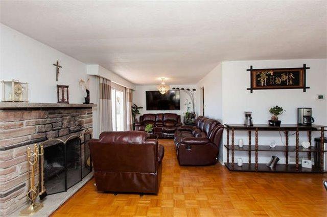 37 Mcclarnan Rd, House detached with 4 bedrooms, 4 bathrooms and 6 parking in Ajax ON | Image 6
