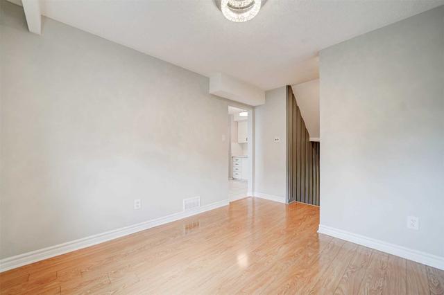 64 - 3435 Joliffe Ave, Townhouse with 3 bedrooms, 2 bathrooms and 2 parking in Mississauga ON | Image 4