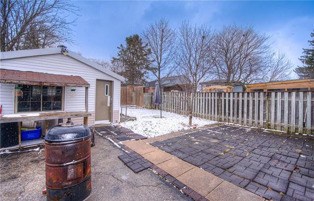 74 Markwood Drive, House semidetached with 4 bedrooms, 2 bathrooms and 3 parking in Kitchener ON | Image 14