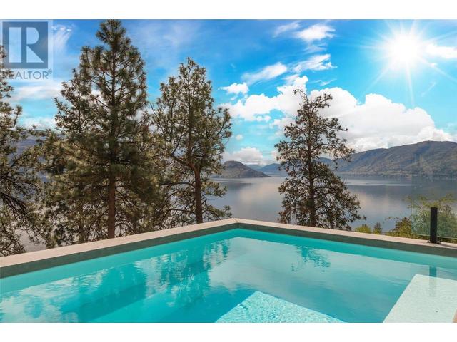 5843 Somerset Avenue, House detached with 3 bedrooms, 3 bathrooms and 2 parking in Peachland BC | Image 5
