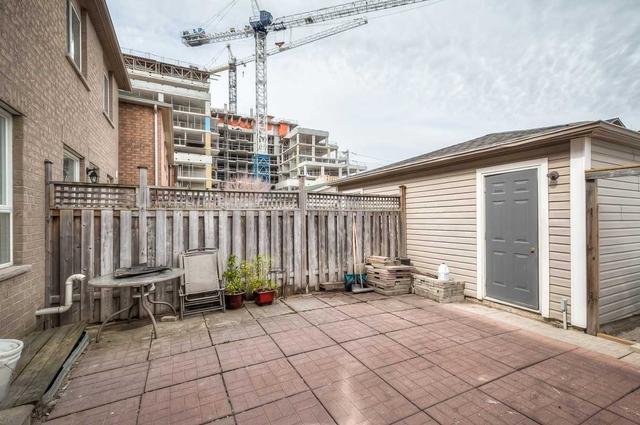 2194 St. Clair Ave W, House semidetached with 3 bedrooms, 4 bathrooms and 2 parking in Toronto ON | Image 25