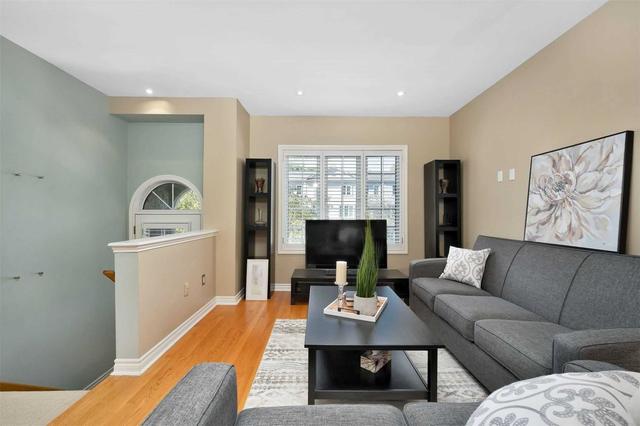 11 Rodeo Crt, House attached with 3 bedrooms, 3 bathrooms and 2 parking in Toronto ON | Image 30