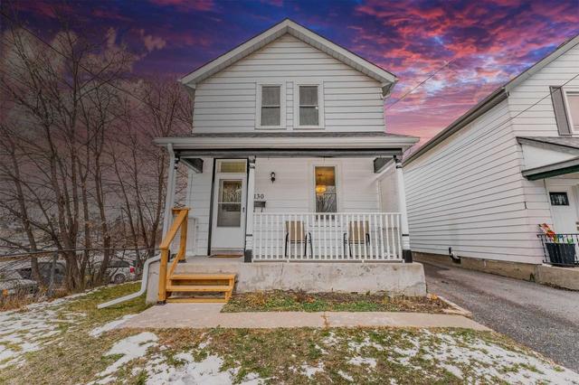 130 Robinson St, House detached with 3 bedrooms, 2 bathrooms and 3 parking in Peterborough ON | Card Image