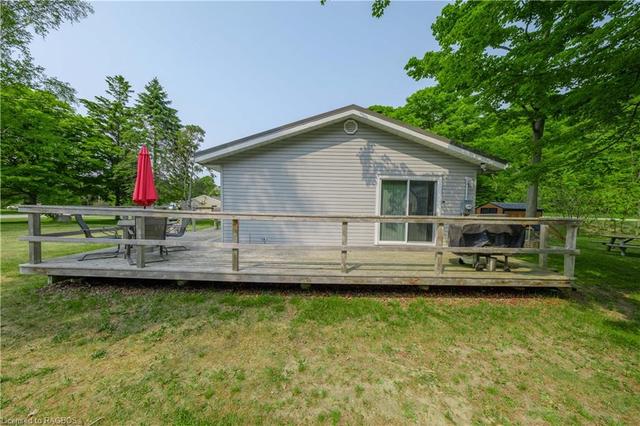 107 Seneca Street, House detached with 2 bedrooms, 1 bathrooms and 4 parking in Huron Kinloss ON | Image 4