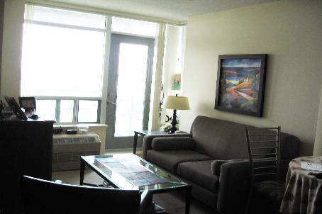 uph15 - 19 Avondale Ave, Condo with 0 bedrooms, 1 bathrooms and 1 parking in Toronto ON | Image 2
