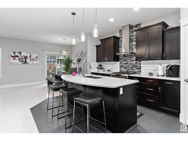 4390 Crabapple Cr Sw, House detached with 5 bedrooms, 3 bathrooms and null parking in Edmonton AB | Image 4