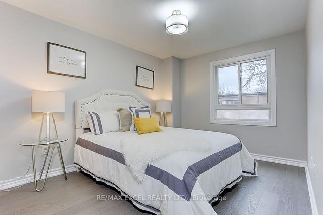 89 Song Meadoway, Townhouse with 3 bedrooms, 2 bathrooms and 2 parking in Toronto ON | Image 27