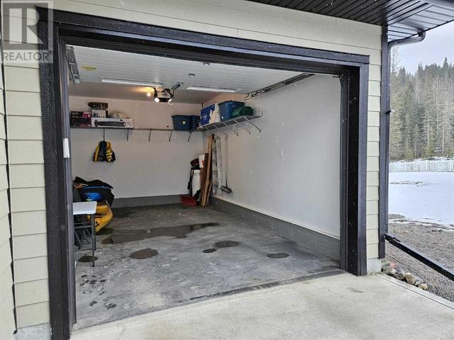 Attached Garage | Image 38