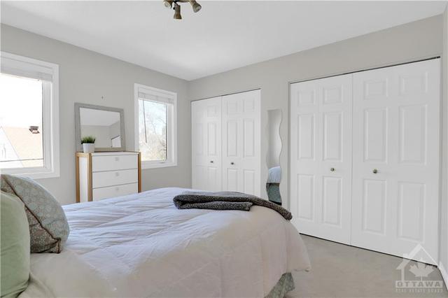 367 Levis Avenue, Townhouse with 3 bedrooms, 2 bathrooms and 2 parking in Ottawa ON | Image 12