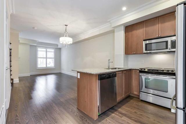 th10 - 5 Oakburn Cres, Townhouse with 3 bedrooms, 3 bathrooms and 2 parking in Toronto ON | Image 4