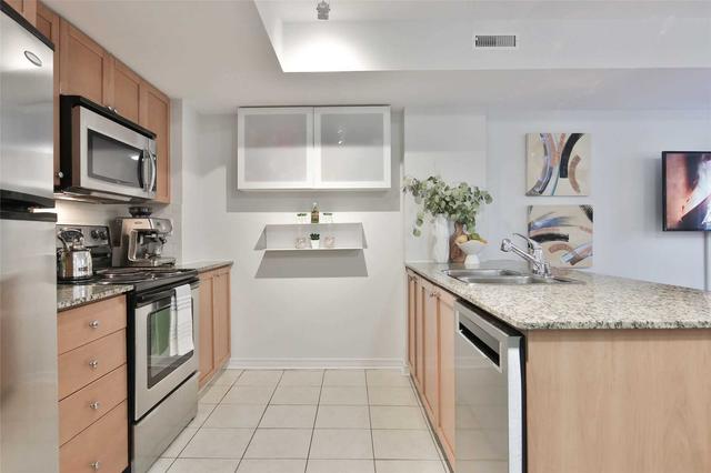 121 - 11 Ruttan St, Townhouse with 2 bedrooms, 2 bathrooms and 1 parking in Toronto ON | Image 23